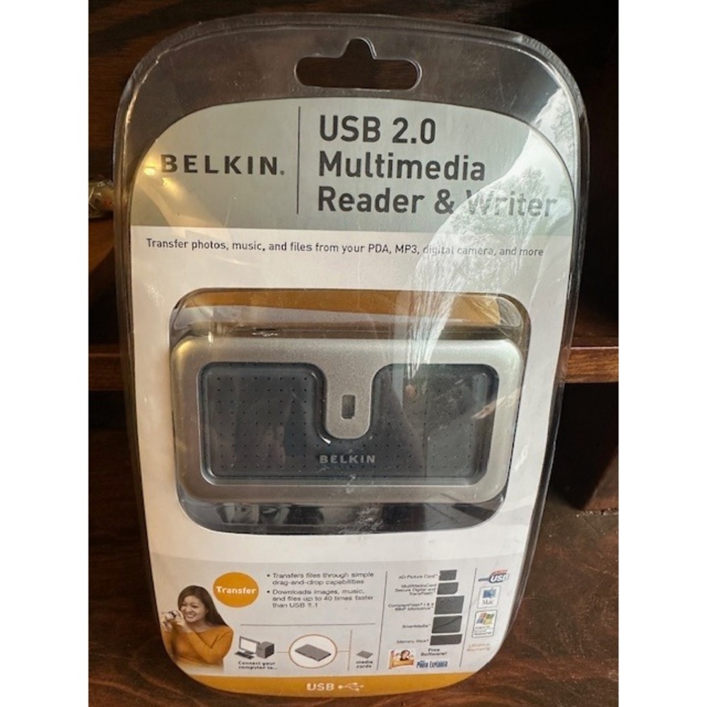 Belkin USB 2.0 Multimedia Reader Writer F5U249v SD CF SmartMedia Memory Stick